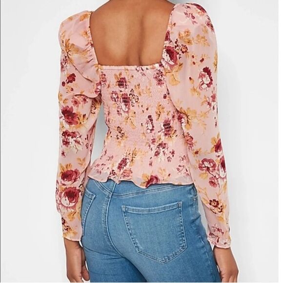 Women’s Express Smocked Floral Top - Picture 2 of 8